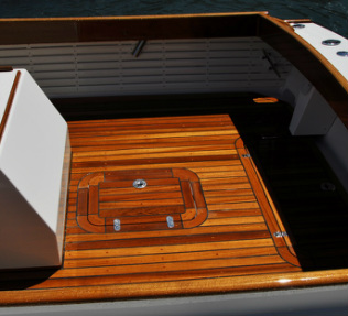 PatriotII teak deck with radius corners